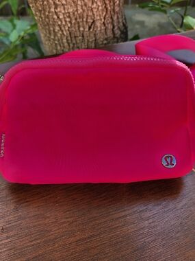 Lululemon Sonic Pink Everywhere Belt Bag 1L Silver Metal Logo EBB